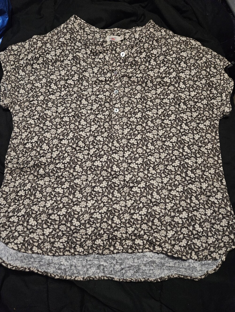 Faherty 100% Organic Cotton Guazy Army Green And Crram Floral Blouse